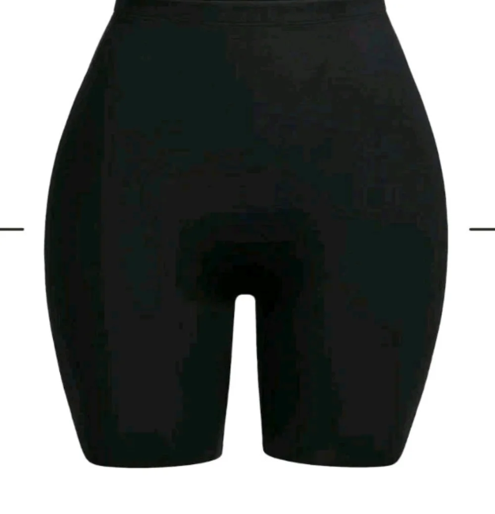 $108 Skims Body Hip Enhancing Padded Mid Thigh Short Large - Picture 4 of 7